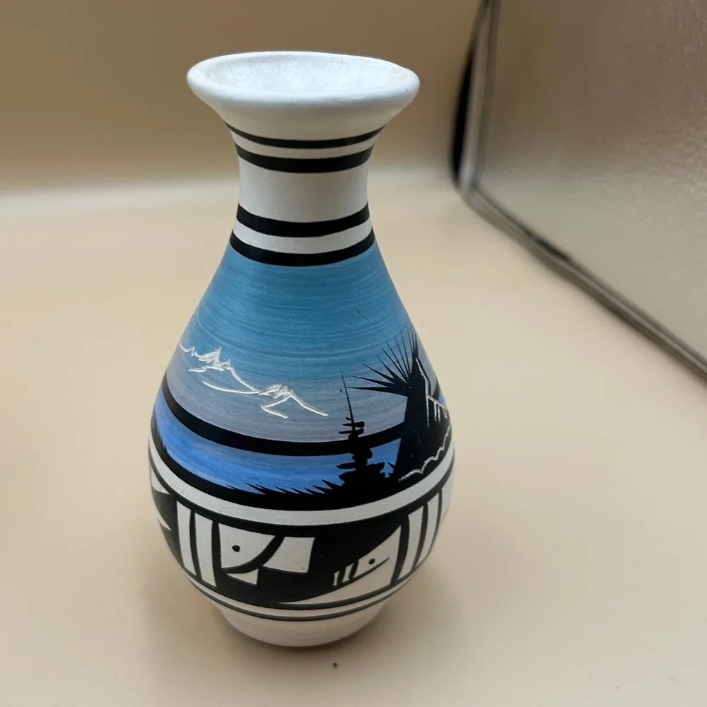 Native American Style Hand Etched Pottery Vases Set of 2 Southwestern Decor